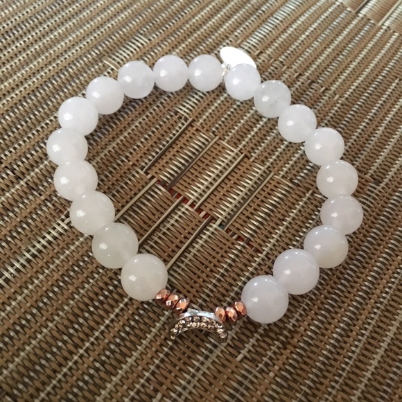 🎉3XHP🎉 White Jade Rose Gold Moon Bracelet - Picture 2 of 7